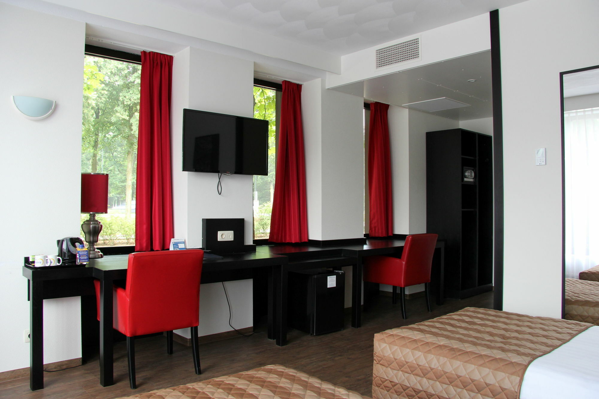 Bastion Hotel Apeldoorn Het Loo Екстериор снимка