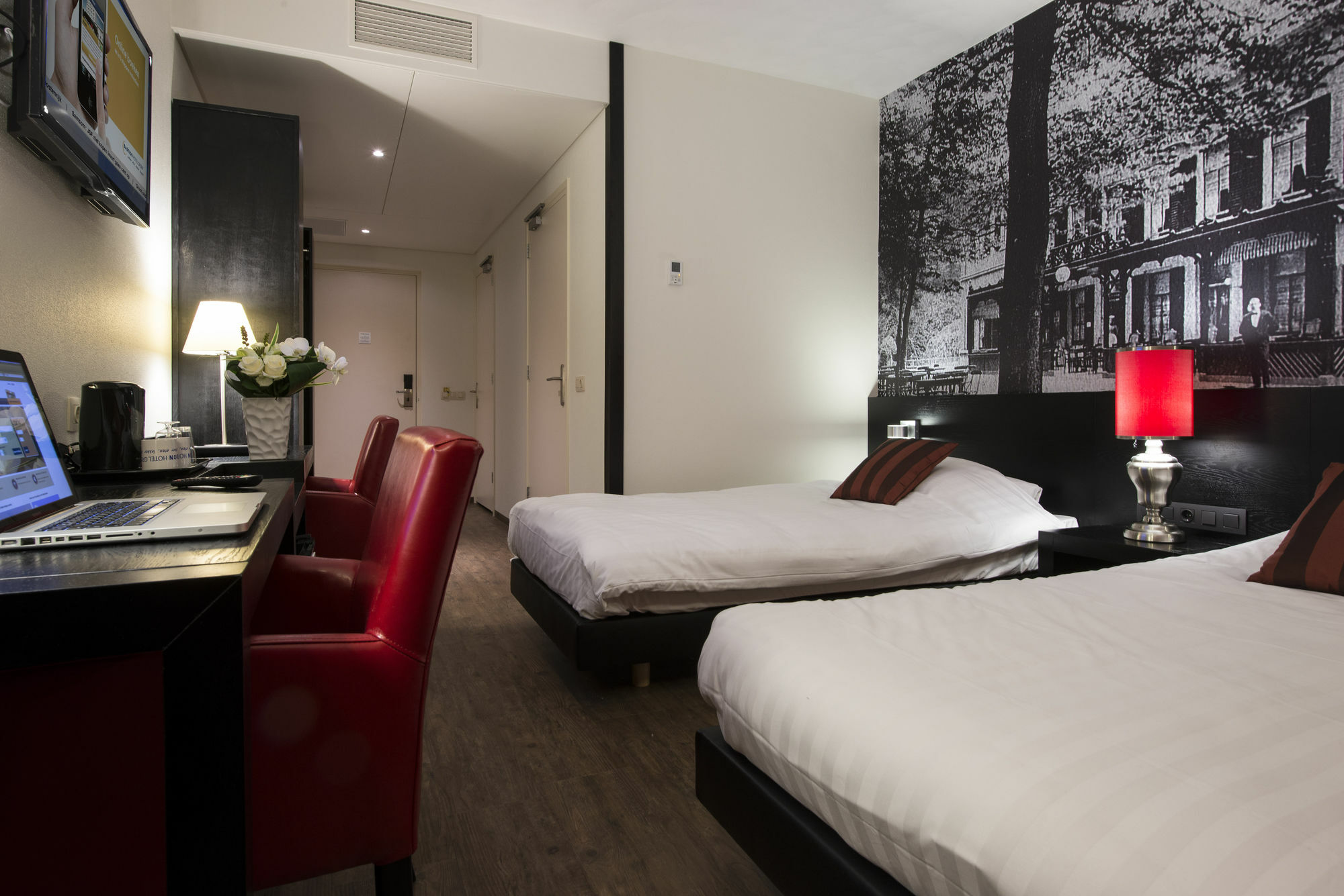 Bastion Hotel Apeldoorn Het Loo Екстериор снимка